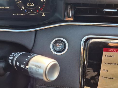 Used 2020 Land Rover Range Rover Evoque R-Dynamic SE image 13