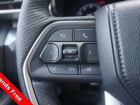 Used 2025 Toyota Tacoma TRD Sport w/ TRD Sport Premium Package AWD/4WD image 4