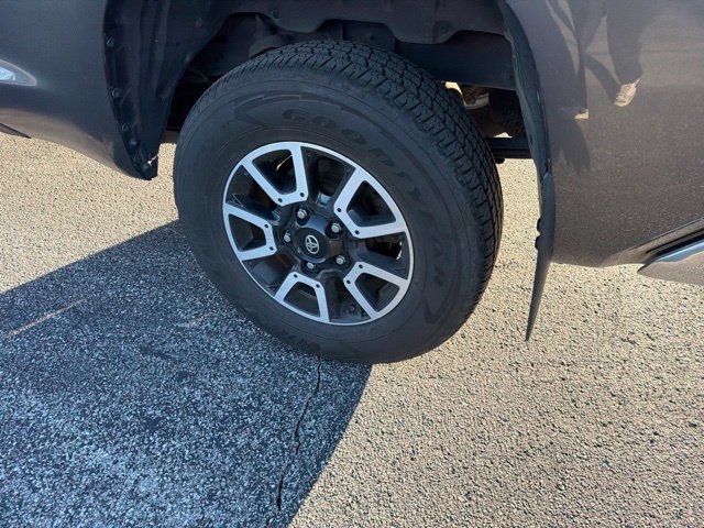 Used 2020 Toyota Tundra SR5 w/ TRD Off-Road Package AWD/4WD image 38