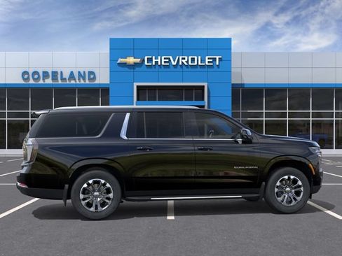New 2026 Chevrolet Suburban LT w/ Comfort Package AWD/4WD image 5