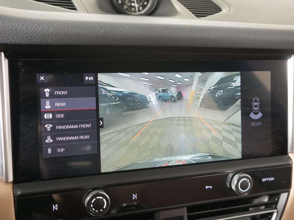 Certified 2024 Porsche Macan w/ Premium Plus Package AWD/4WD image 34