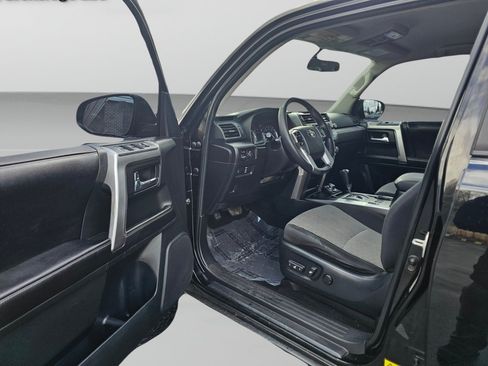 Used 2016 Toyota 4Runner SR5 AWD/4WD image 19
