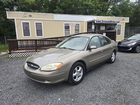 Used 2003 Ford Taurus SES FWD image 2