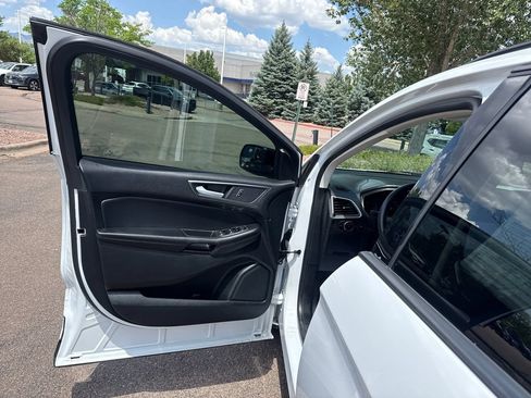 Certified 2023 Ford Edge SE w/ Black Appearance Package AWD/4WD image 12