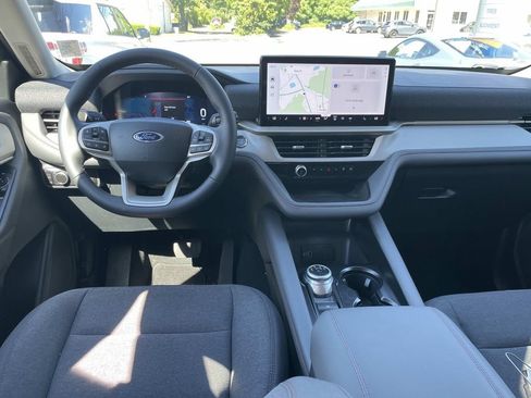 New 2026 Ford Explorer Active AWD/4WD image 6