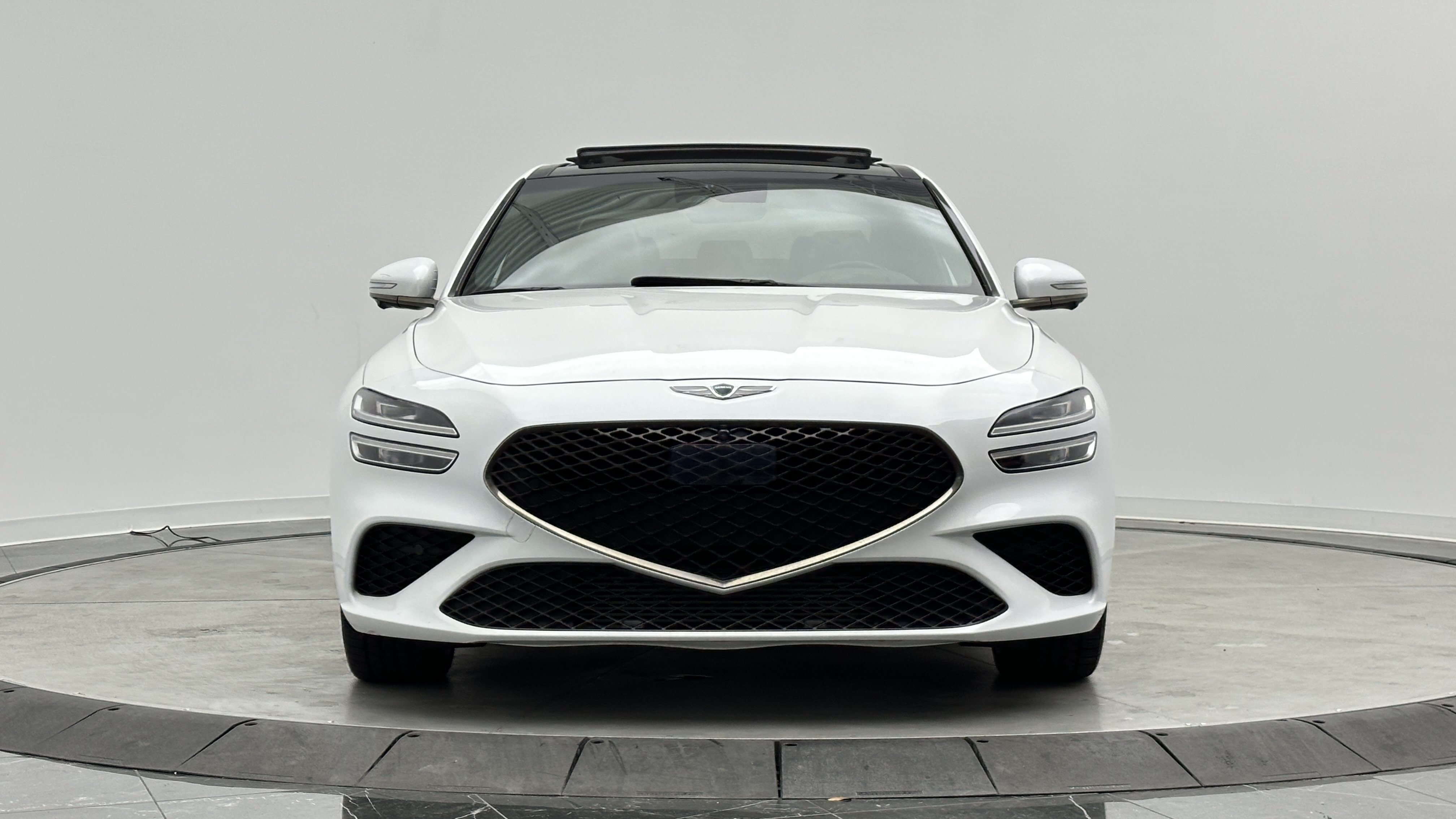 Used 2022 Genesis G70 3.3T RWD image 2