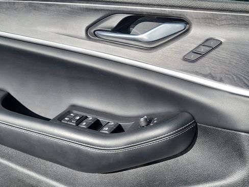 Used 2025 Jeep Grand Cherokee Limited w/ Luxury Tech Group II image 31