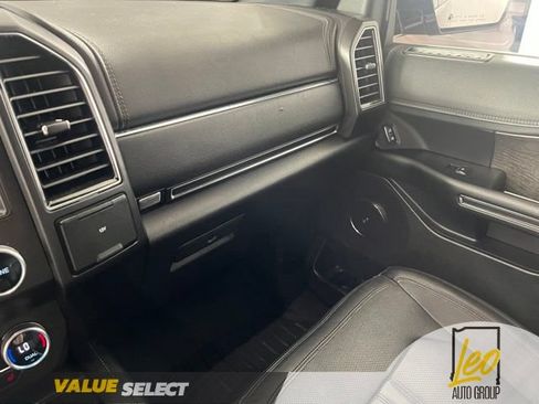 Used 2018 Ford Expedition Limited w/ Equipment Group 301A AWD/4WD image 23