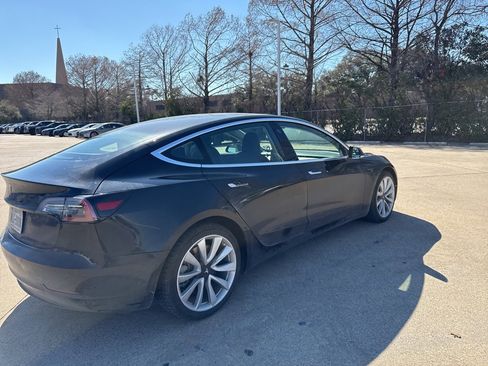 Used 2020 Tesla Model 3 Standard Range Plus image 4