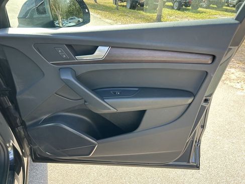 Used 2023 Audi Q5 2.0T Premium w/ Convenience Package image 42