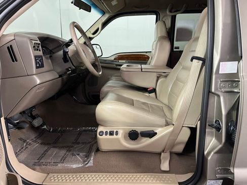 Used 2002 Ford F250 Lariat image 11