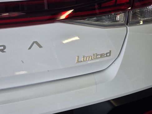 New 2026 Hyundai Elantra Limited FWD image 15