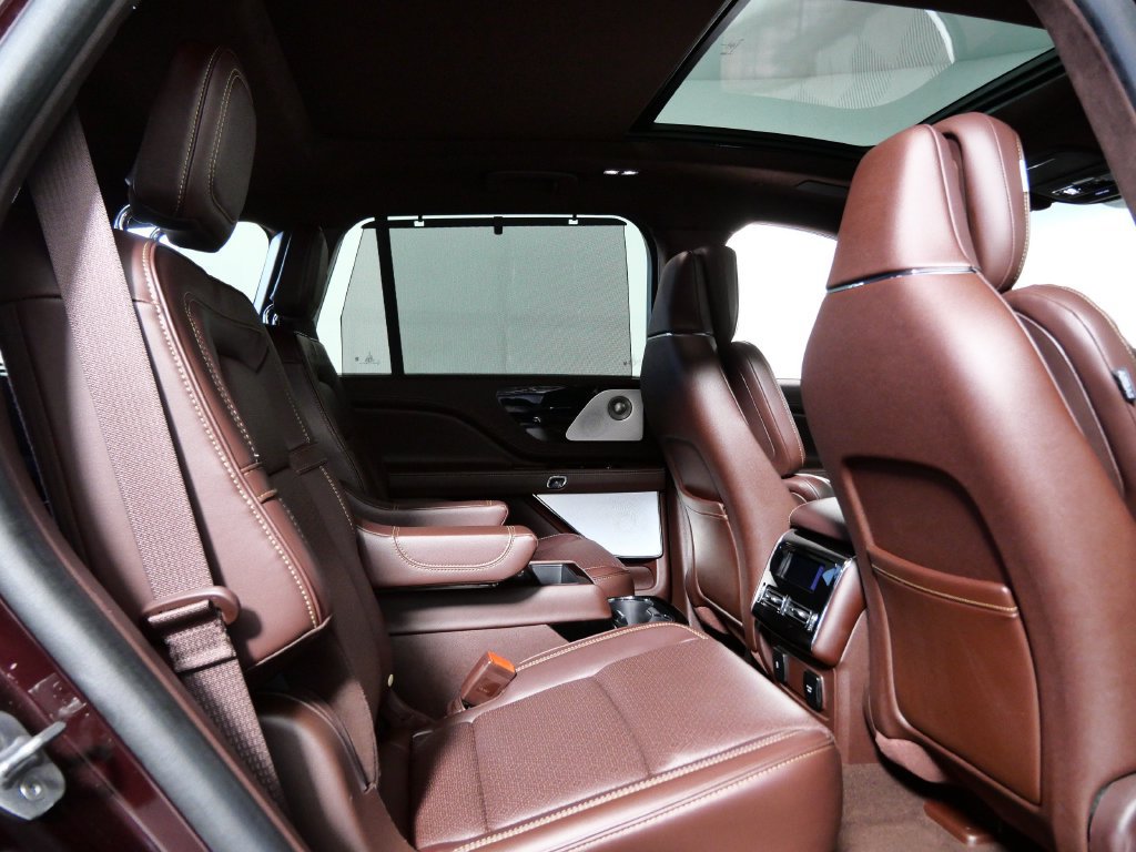 Certified 2023 Lincoln Aviator Black Label w/ Dynamic Handling Package AWD/4WD image 12