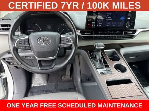 Used 2024 Toyota Sienna XLE FWD image 18