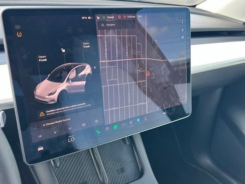 Used 2021 Tesla Model Y Long Range AWD/4WD image 17
