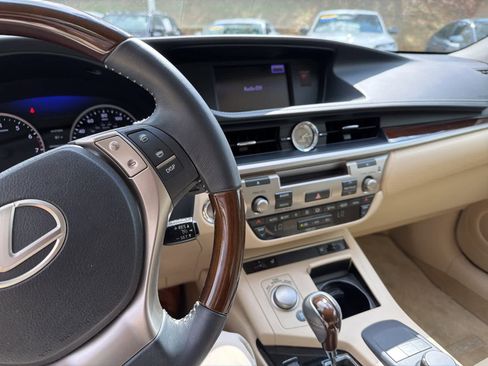 Used 2013 Lexus ES 350 w/ Premium Pkg image 20