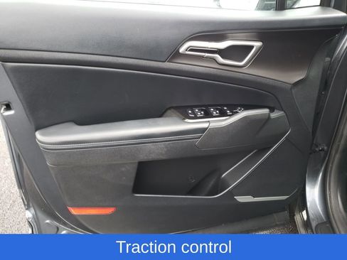 Used 2023 Kia Sportage EX image 17