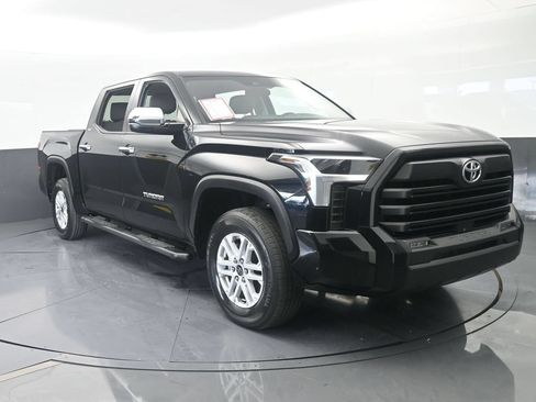 Used 2024 Toyota Tundra SR5 AWD/4WD image 9