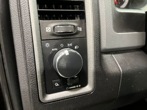 Used 2018 RAM 1500 ST w/ SXT Appearance Group image 22