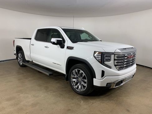 Used 2023 GMC Sierra 1500 Denali w/ Denali Reserve Package AWD/4WD image 5