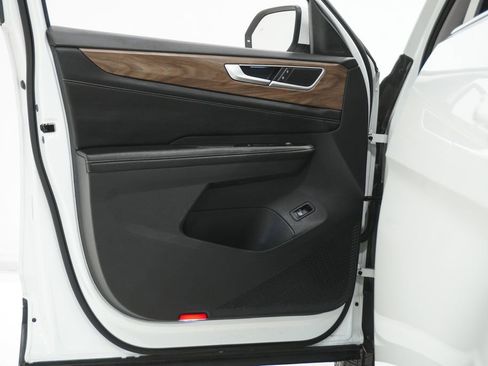 Used 2024 Volkswagen Atlas SE image 14