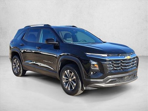 Used 2025 Chevrolet Equinox LT w/ Convenience Package II image 3