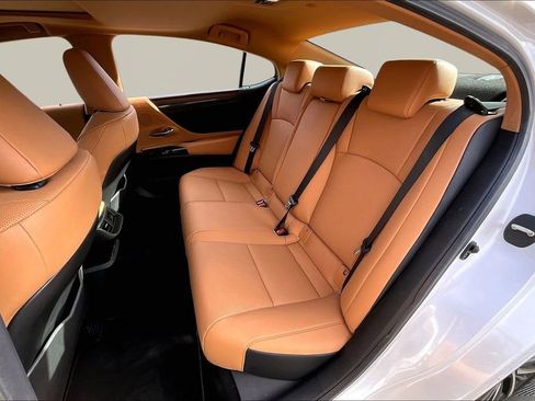 Used 2024 Lexus ES 350 w/ Premium Package image 16