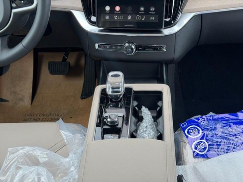 New 2026 Volvo XC90 B5 Core AWD/4WD image 9