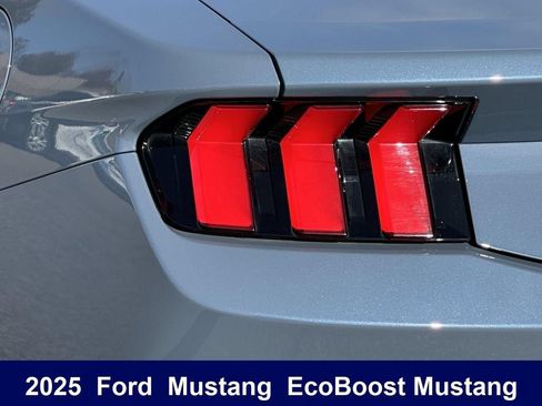 Used 2025 Ford Mustang Coupe RWD image 37
