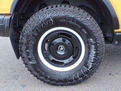 Certified 2024 Ford Bronco Heritage Edition image 9