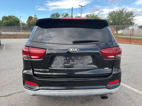 Used 2019 Kia Sorento FWD image 4