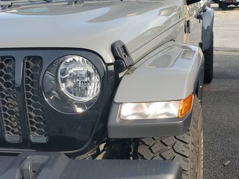 Used 2021 Jeep Gladiator Sport AWD/4WD image 4