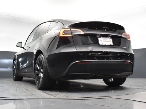 Used 2021 Tesla Model Y Long Range AWD/4WD image 20