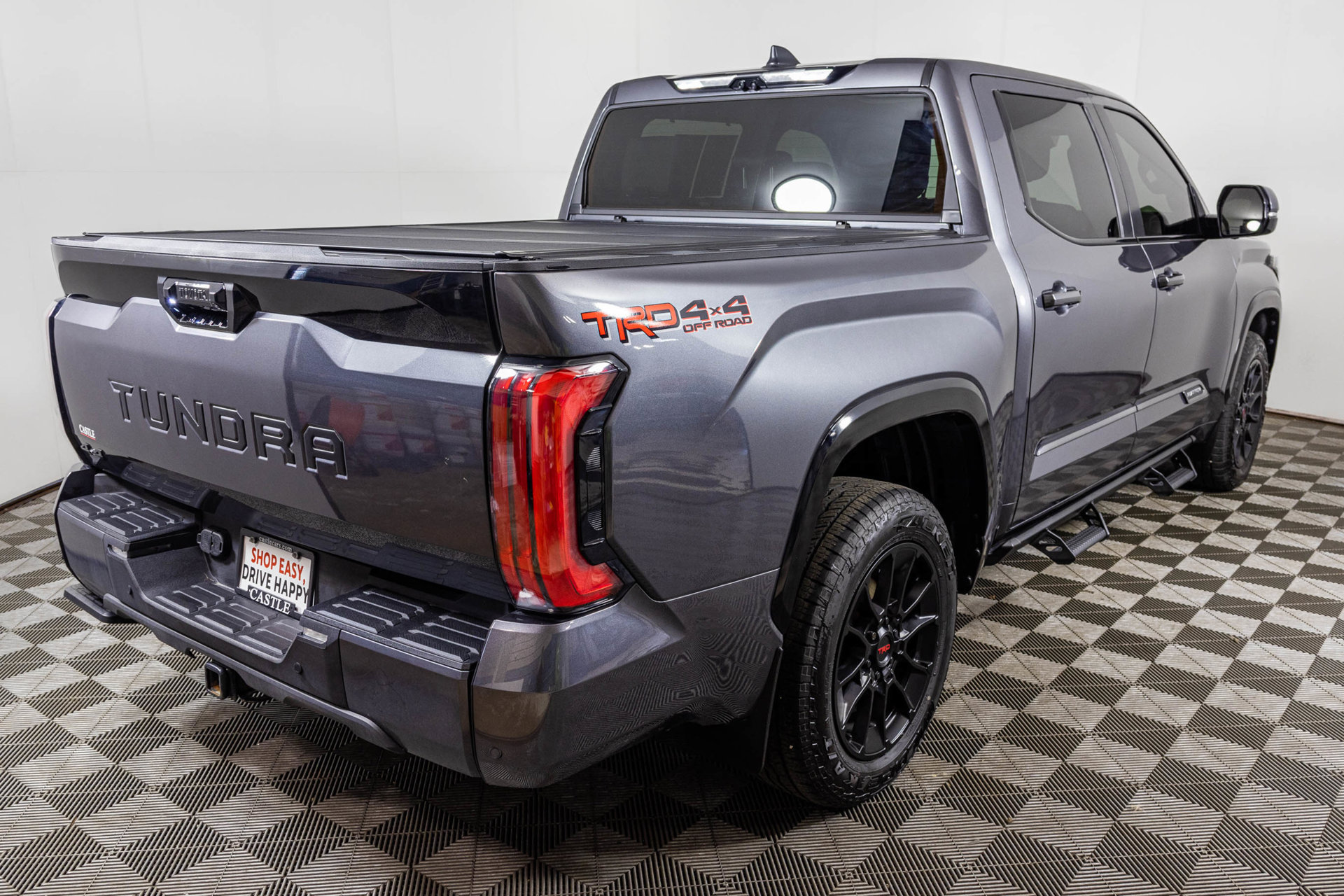 Used 2025 Toyota Tundra Platinum w/ TRD Off-Road Package AWD/4WD image 16