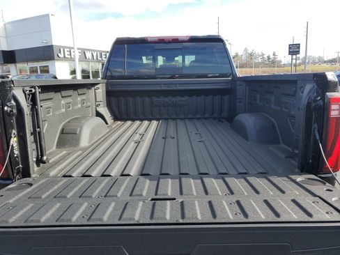 New 2025 GMC Sierra 2500 Denali w/ Denali Reserve Package image 11