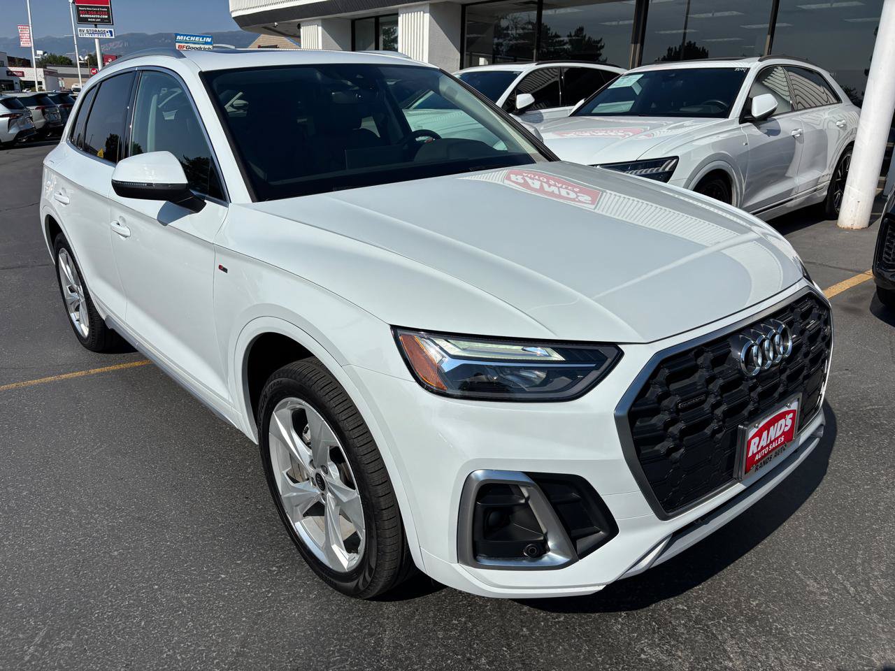 Used 2025 Audi Q5 2.0T Premium Plus w/ Premium Plus Package AWD/4WD image 2