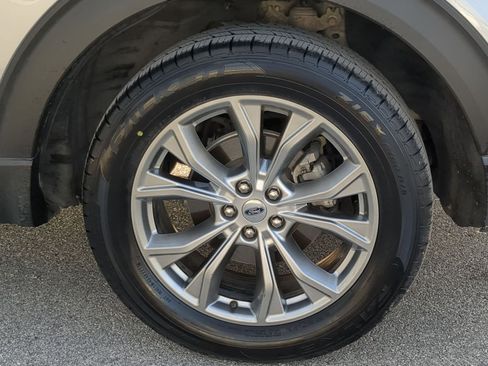 Used 2021 Ford Explorer Limited image 9