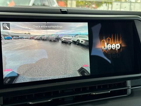 New 2025 Jeep Gladiator Rubicon w/ Convenience Group image 18