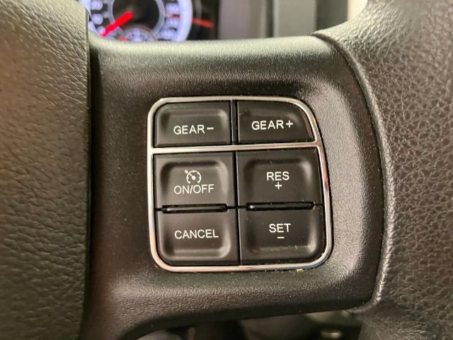 Used 2020 RAM 1500 Classic SLT AWD/4WD image 32