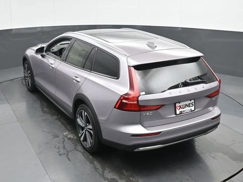 New 2026 Volvo V60 B5 Cross Country Plus w/ Climate Package AWD/4WD image 37