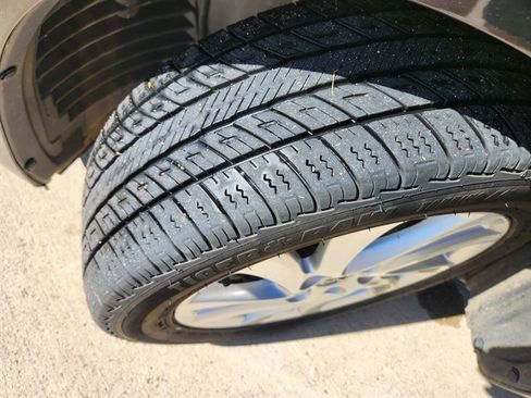 Used 2013 MAZDA MAZDA3 i Grand Touring w/ Tech Pkg image 12