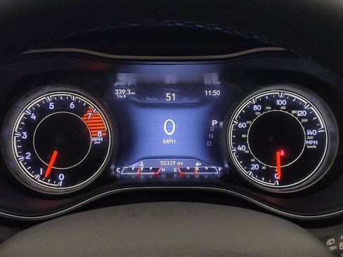 Used 2022 Jeep Cherokee Latitude Lux FWD image 23