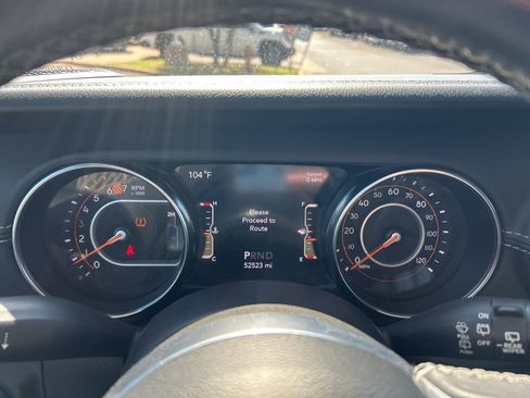 Used 2022 Jeep Wrangler Unlimited Sahara AWD/4WD image 13