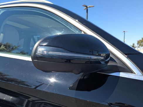 Certified 2022 Mercedes-Benz GLC 300 image 22