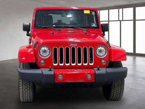 Used 2017 Jeep Wrangler Unlimited Sahara image 2