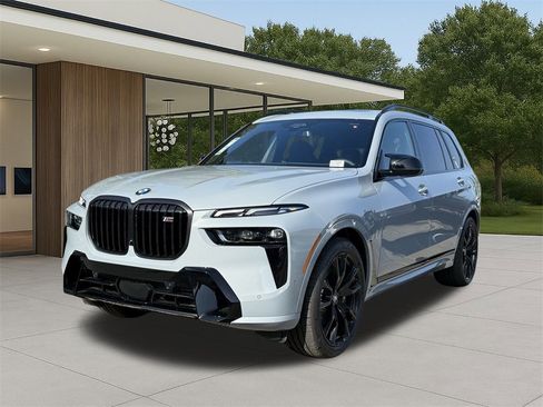 New 2026 BMW X7 M60i image 2