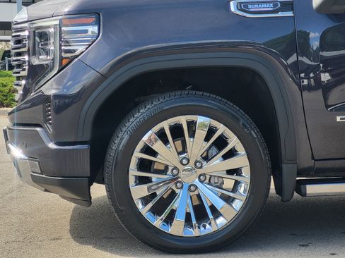 Used 2023 GMC Sierra 1500 Denali w/ Denali Reserve Package AWD/4WD image 9
