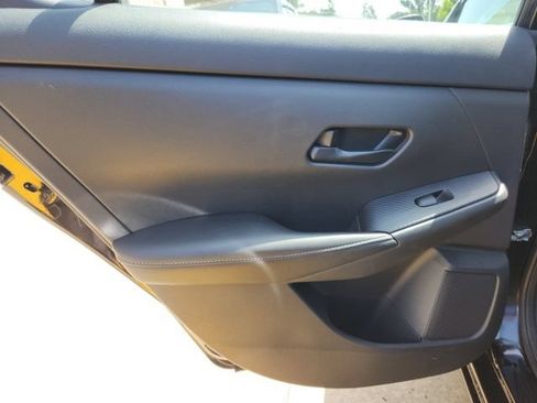 Used 2024 Nissan Sentra S FWD image 19