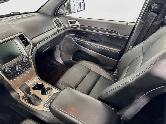 Used 2017 Jeep Grand Cherokee Limited AWD/4WD image 25