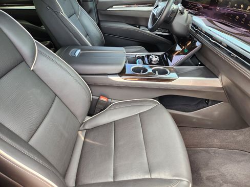 Certified 2025 Cadillac Escalade Premium Luxury w/ Touring Package AWD/4WD image 12
